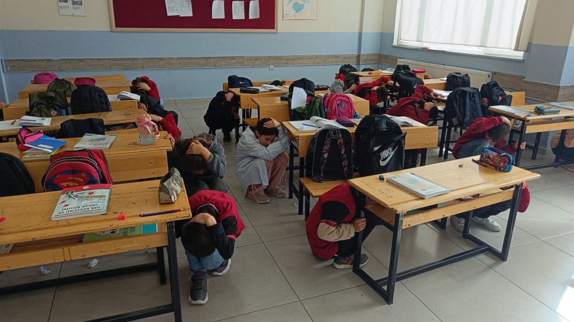 Okulumuzda Deprem Tatbikatı Gerçekleştirildi